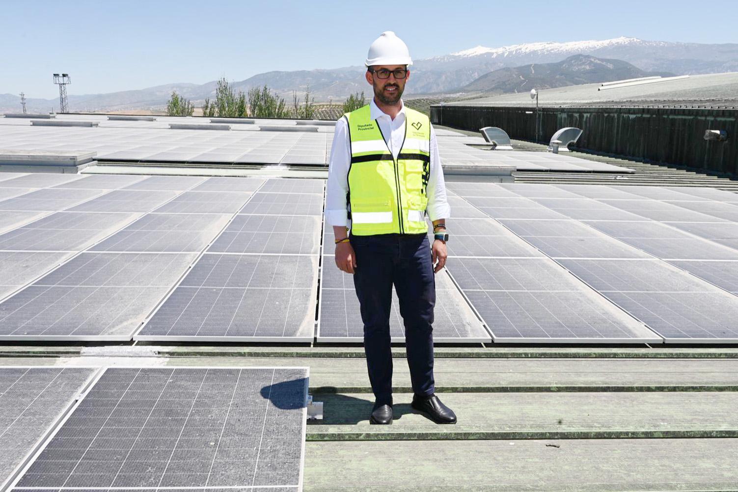 Diputación instala una planta fotovoltaica en la Ecocentral para avanzar hacia la autosuficiencia energética